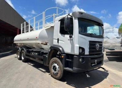 Caminhão Volkswagen VW 31.330 ano 2021, 6x4, com tanque Pipa Imagem Caminhão Volkswagen VW 31.330 ano 2021, 6x4, com tanque Pipa
