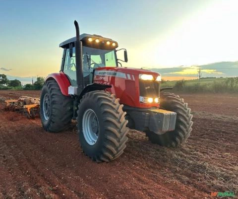 Trator Massey Ferguson 7219 ano 2019, 4x4, com 7.700 horas Imagem Trator Massey Ferguson 7219 ano 2019, 4x4, com 7.700 horas