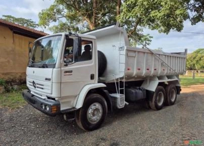 Caminhão Mercedes Benz MB 2726 ano 2009, 6x4, com caçamba de 12 ㎥ de leque Imagem Caminhão Mercedes Benz MB 2726 ano 2009, 6x4, com caçamba de 12 ㎥ de leque