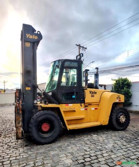Empilhadeira Yale 360VX ano 2014 para 16 toneladas, com ar condicionado, 21.350 horas Imagem Empilhadeira Yale 360VX ano 2014 para 16 toneladas, com ar condicionado, 21.350 horas