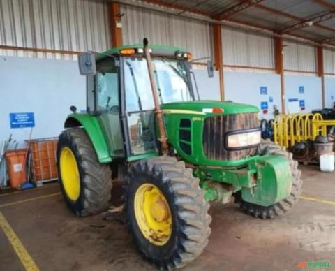 Trator John Deere 6100J ano 2020, 4x4, com 8220 horas Imagem Trator John Deere 6100J ano 2020, 4x4, com 8220 horas