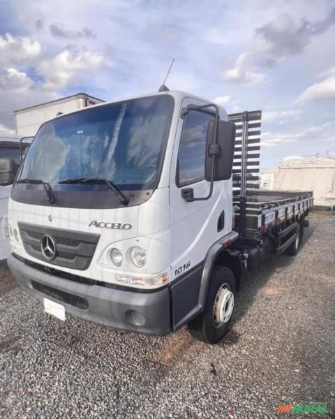 Caminhão Mercedes Benz MB Accelo 1016 ano 2021, 4x2, com carroceria de madeira 6.35X2.30 Imagem Caminhão Mercedes Benz MB Accelo 1016 ano 2021, 4x2, com carroceria de madeira 6.35X2.30