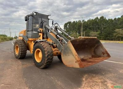 Pá Carregadeira Case 621D ano 2007 com 7.250 horas Imagem Pá Carregadeira Case 621D ano 2007 com 7.250 horas