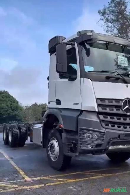 Caminhão Mercedes Benz MB Arocs 3351 ano 2024, 6x4, 0 Km e automático Imagem Caminhão Mercedes Benz MB Arocs 3351 ano 2024, 6x4, 0 Km e automático