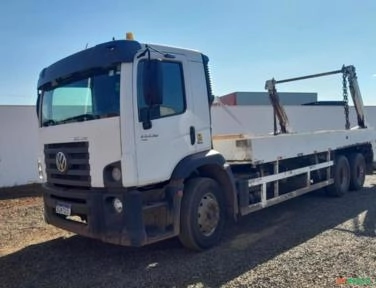 Caminhão Volkswagen VW 23.230 ano 2020, 6x2, com Poliguindaste duplo Grimaldi de 12T, 94.000 km Imagem Caminhão Volkswagen VW 23.230 ano 2020, 6x2, com Poliguindaste duplo Grimaldi de 12T, 94.000 km