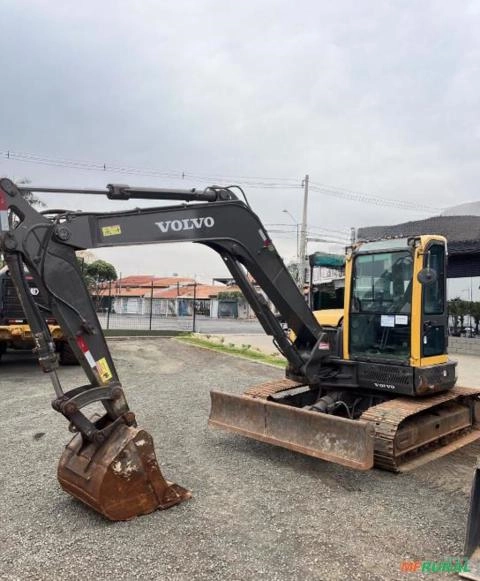 Escavadeira Volvo ECR88 ano 2019 com 5.170 horas Imagem Escavadeira Volvo ECR88 ano 2019 com 5.170 horas
