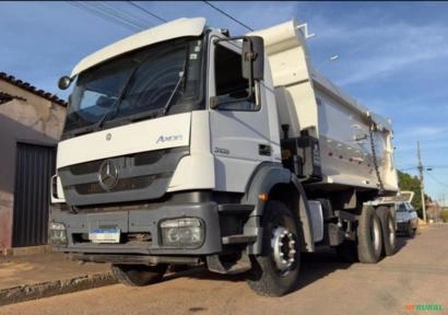 Caminhão Mercedes Benz (MB) MB 3131 ano 2014, 6x4, caçamba meia cana Rossetti de 14 ㎥, 207.000 Km, Imagem Caminhão Mercedes Benz (MB) MB 3131 ano 2014, 6x4, caçamba meia cana Rossetti de 14 ㎥, 207.000 Km,