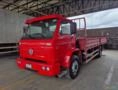 Caminhão Volkswagen VW 13.190 Worker ano 2015 com carroceria de ferro e 360.000 Km Imagem Caminhão Volkswagen VW 13.190 Worker ano 2015 com carroceria de ferro e 360.000 Km