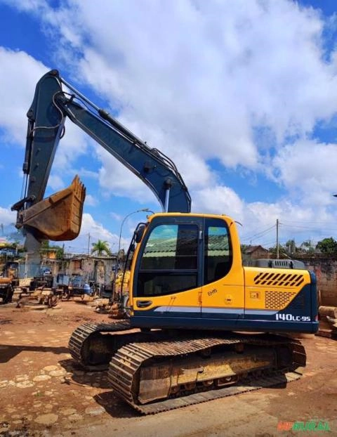 Escavadeira Hyundai 140 LC-9S ano 2020 com 8.600 horas Imagem Escavadeira Hyundai 140 LC-9S ano 2020 com 8.600 horas