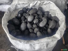 Carvão de Coco de Babaçu.