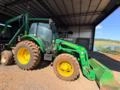 Trator John Deere 5080 com Concha, Cabine e Guincho Big Bag – 1.250 Horas Imagem Trator John Deere 5080 com Concha, Cabine e Guincho Big Bag – 1.250 Horas