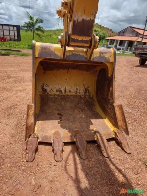 Imagem Escavadeira CAT 320 Imagem Escavadeira CAT 320