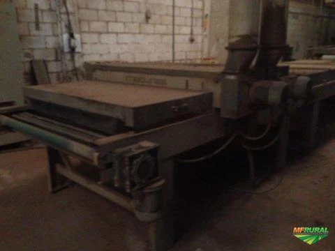 Imagem Máquina para fábrica de móveis Imagem Máquina para fábrica de móveis