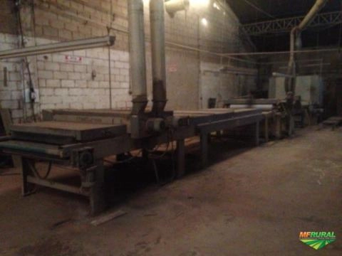 Imagem Máquina para fábrica de móveis Imagem Máquina para fábrica de móveis