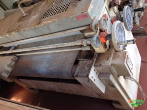 Imagem Máquina para fábrica de móveis Imagem Máquina para fábrica de móveis