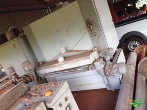 Imagem Máquina para fábrica de móveis Imagem Máquina para fábrica de móveis