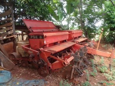 Imagem Plantadeira Semato PSE 8 rosca sem fim Imagem Plantadeira Semato PSE 8 rosca sem fim