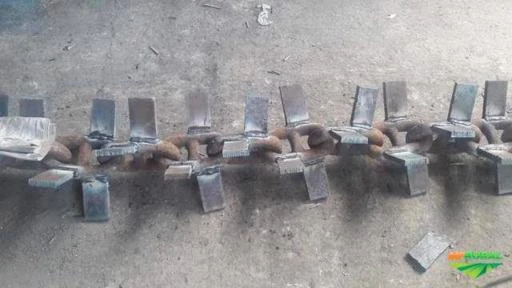 CORRENTÃO C/ FACAS Imagem CORRENTÃO C/ FACAS