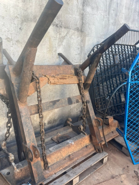 Imagem TANQUE PIPA 20.000 LTS COM KIT COMBATE A INCENDIO E BOMBA DE SUCÇÃO Imagem TANQUE PIPA 20.000 LTS COM KIT COMBATE A INCENDIO E BOMBA DE SUCÇÃO