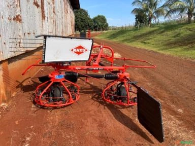 Ancinho Enleirador e Espalhador kuhn Haybob 360 Imagem Ancinho Enleirador e Espalhador kuhn Haybob 360
