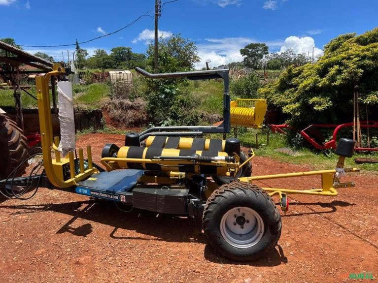 Empacotador de Fardos Cilíndricos Tanco Automático  A100 Imagem Empacotador de Fardos Cilíndricos Tanco Automático  A100