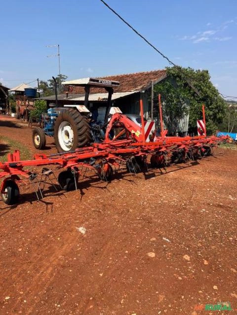 Ancinho Espalhador Kuhn 8 rotor Modelo GF 8702 Imagem Ancinho Espalhador Kuhn 8 rotor Modelo GF 8702