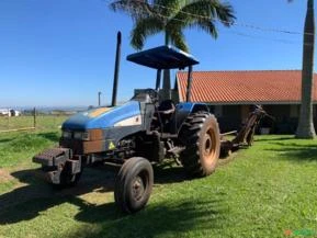 Trator New Holland TL 75 E 4x2 ano 06