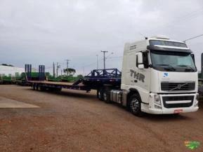 TRANSPORTE DE IMPLEMENTOS AGRÍCOLAS - CAMINHÃO PRANCHA