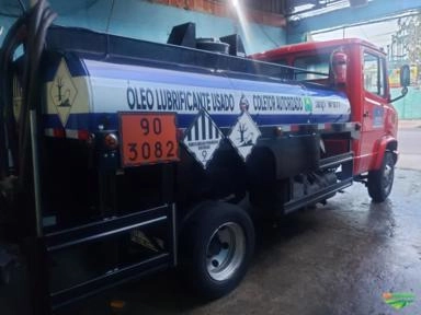 Coletor de óleo queimado Imagem Coletor de óleo queimado