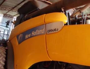 Colheitadeira New Holland CR 9060