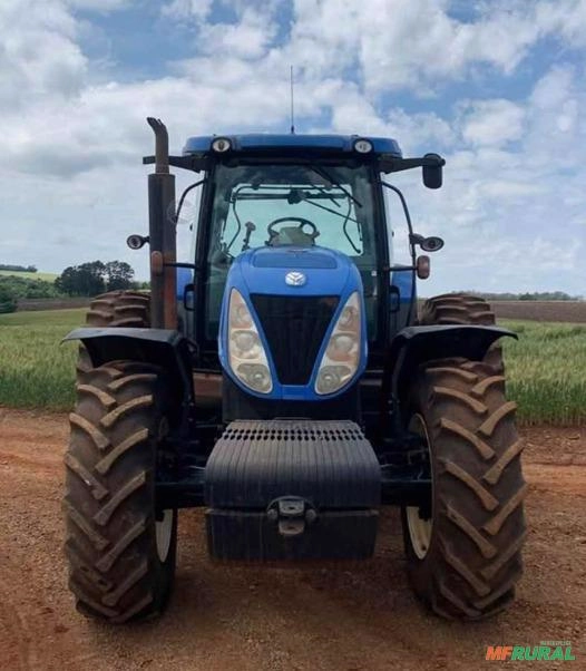 TRATOR NEW HOLLAND NEW T7 245 cabinado tracão 4x4 pneus rodado duplo ano 2013 Imagem TRATOR NEW HOLLAND NEW T7 245 cabinado tracão 4x4 pneus rodado duplo ano 2013