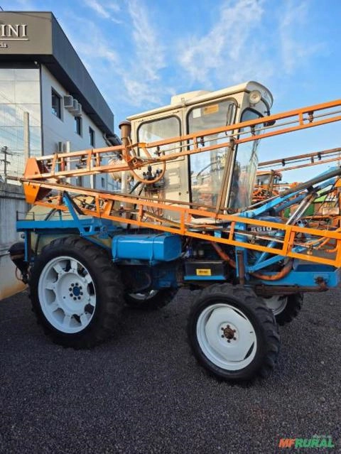 Pulverizador montado 2000 litros ano 2000 com gps cod 1971 pulverizador autopropelido jacto 2000 Imagem Pulverizador montado 2000 litros ano 2000 com gps cod 1971 pulverizador autopropelido jacto 2000