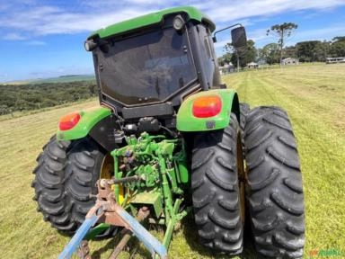 Imagem Trator John Deere 6115J | Seminovo Imagem Trator John Deere 6115J | Seminovo