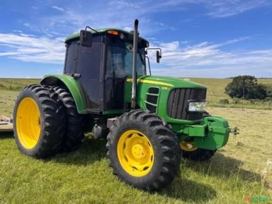 Trator John Deere 6115J | Seminovo Imagem Trator John Deere 6115J | Seminovo