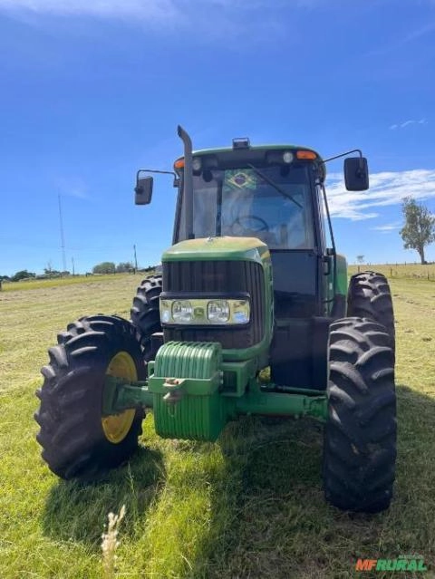 Imagem Trator John Deere 6115J | Seminovo Imagem Trator John Deere 6115J | Seminovo