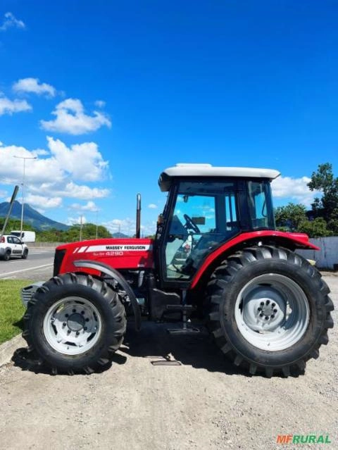 TRATOR MASSEY FERGUSON 4290 Imagem TRATOR MASSEY FERGUSON 4290