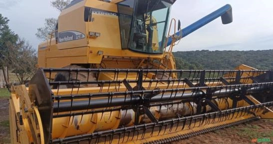 Colheitadeira New Holland TC59 - Ano 2007 (Última que saiu) Plataforma 23 pés - Todo terreno - Nivel Imagem Colheitadeira New Holland TC59 - Ano 2007 (Última que saiu) Plataforma 23 pés - Todo terreno - Nivel