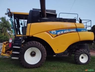 Colheitadeira New Holland CR5080 2013 – Tração 4x4 de Fábrica Imagem Colheitadeira New Holland CR5080 2013 – Tração 4x4 de Fábrica