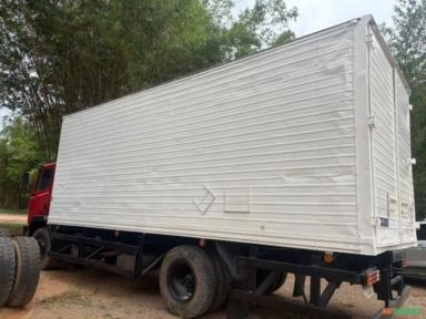 CAMINHÃO MERCEDES BENZ /1214 COM BAÚ Imagem CAMINHÃO MERCEDES BENZ /1214 COM BAÚ