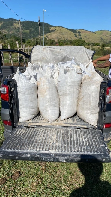 Imagem ESTERCO BOVINO PURO DERIVADO DE CURRAL Imagem ESTERCO BOVINO PURO DERIVADO DE CURRAL