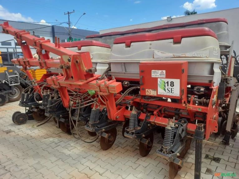 PLANTADEIRA JUMIL 3070PD 14 LINHAS Imagem PLANTADEIRA JUMIL 3070PD 14 LINHAS