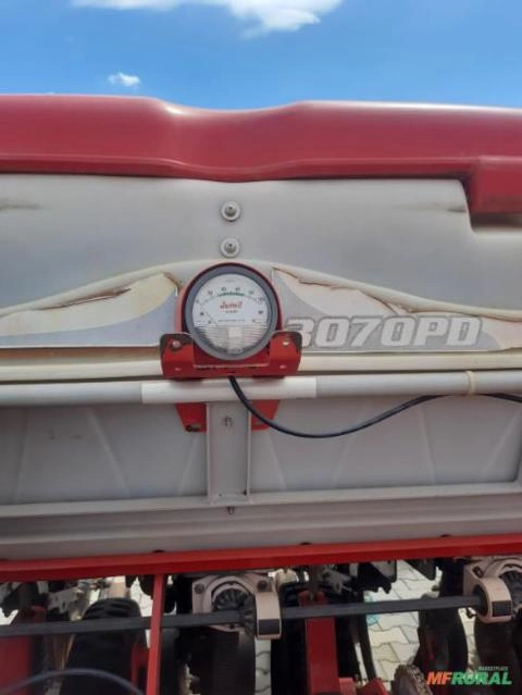 Imagem PLANTADEIRA JUMIL 3070PD 14 LINHAS Imagem PLANTADEIRA JUMIL 3070PD 14 LINHAS