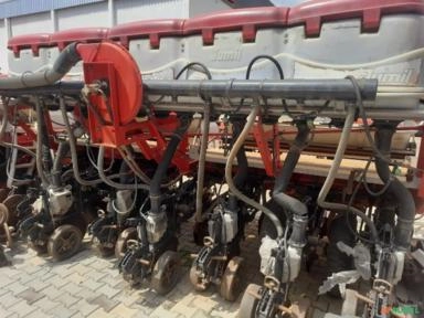 Imagem PLANTADEIRA JUMIL 3070PD 14 LINHAS Imagem PLANTADEIRA JUMIL 3070PD 14 LINHAS