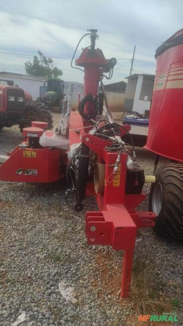 COLHEDORA AREA TOTAL NOGUEIRA Imagem COLHEDORA AREA TOTAL NOGUEIRA