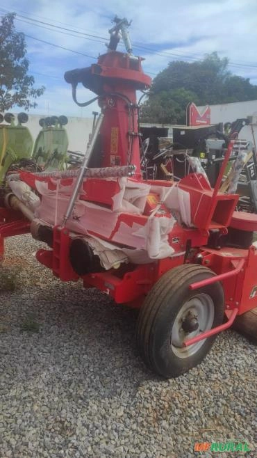 Imagem COLHEDORA AREA TOTAL NOGUEIRA Imagem COLHEDORA AREA TOTAL NOGUEIRA