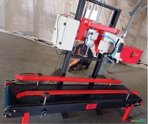 SISTEMA DE COSTURA  PARA SACARIA  COM ESTEIRA E GUIA INDUSTRIAL Imagem SISTEMA DE COSTURA  PARA SACARIA  COM ESTEIRA E GUIA INDUSTRIAL