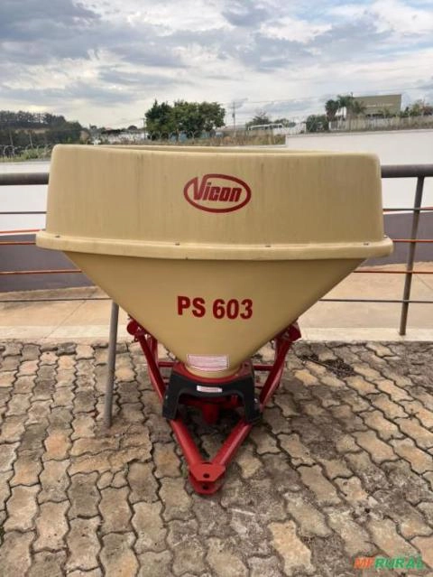 Adubadeira Vicon de Fibra PS 603 nova Imagem Adubadeira Vicon de Fibra PS 603 nova