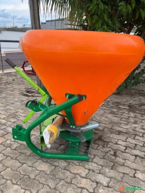 Adubadeira e Semeadeira Cremasco DAC-600 sem direcionador nova Imagem Adubadeira e Semeadeira Cremasco DAC-600 sem direcionador nova