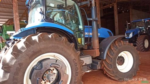 Imagem Trator New Holland T7.240 4x4 ano 14 Imagem Trator New Holland T7.240 4x4 ano 14