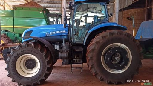 Trator New Holland T7.240 4x4 ano 14 Imagem Trator New Holland T7.240 4x4 ano 14